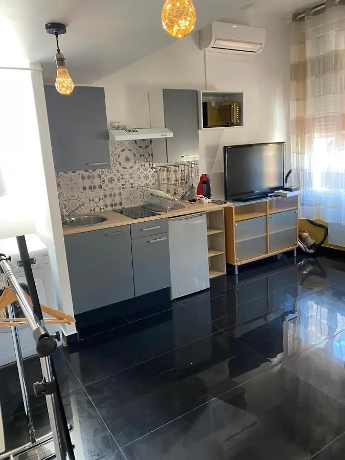 Charmant Studio Proche Mer Nice Apartment